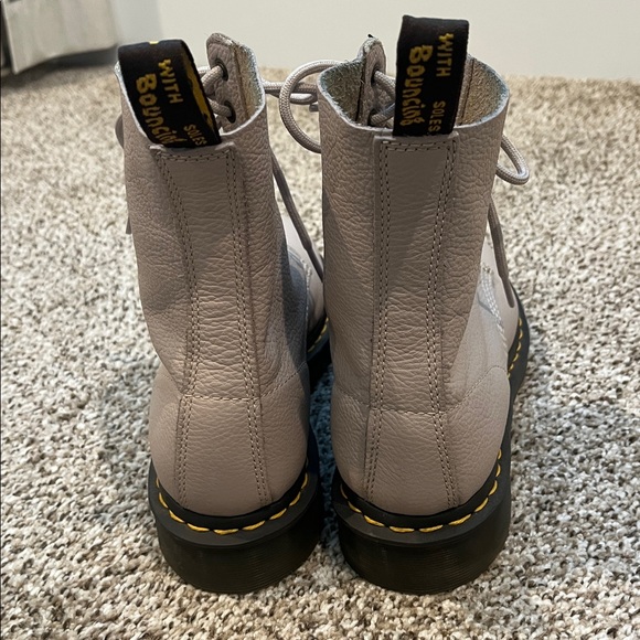 Dr. Martens 1460 Pascal Virginia Lace up vintage taupe Combat Boots - Picture 6 of 9